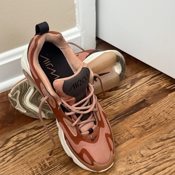 Nike Air Max 270 React in Brown and Black - Picture 4 of 5